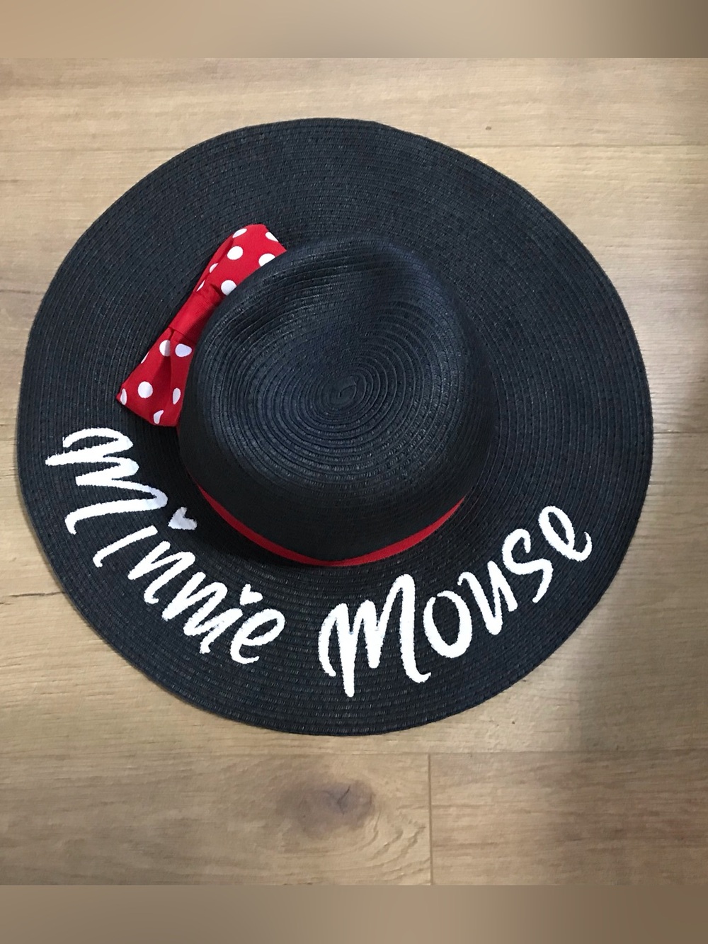 Disney Parks Minnie Mouse Women’s Black Floppy Straw Hat Signature Red Bow